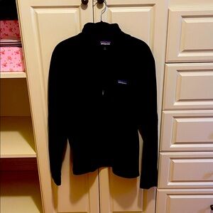 Patagonia Woman 100% Polyester 3/4 Zip Up. Size Large. Black
